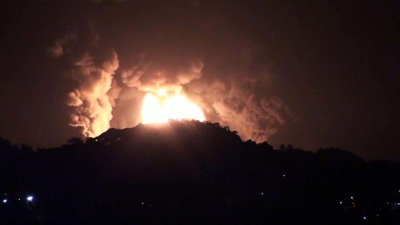 Big Explosion at GULF Refinery In Puerto Rico!!!!!!!Original Hi Def  10/23/09