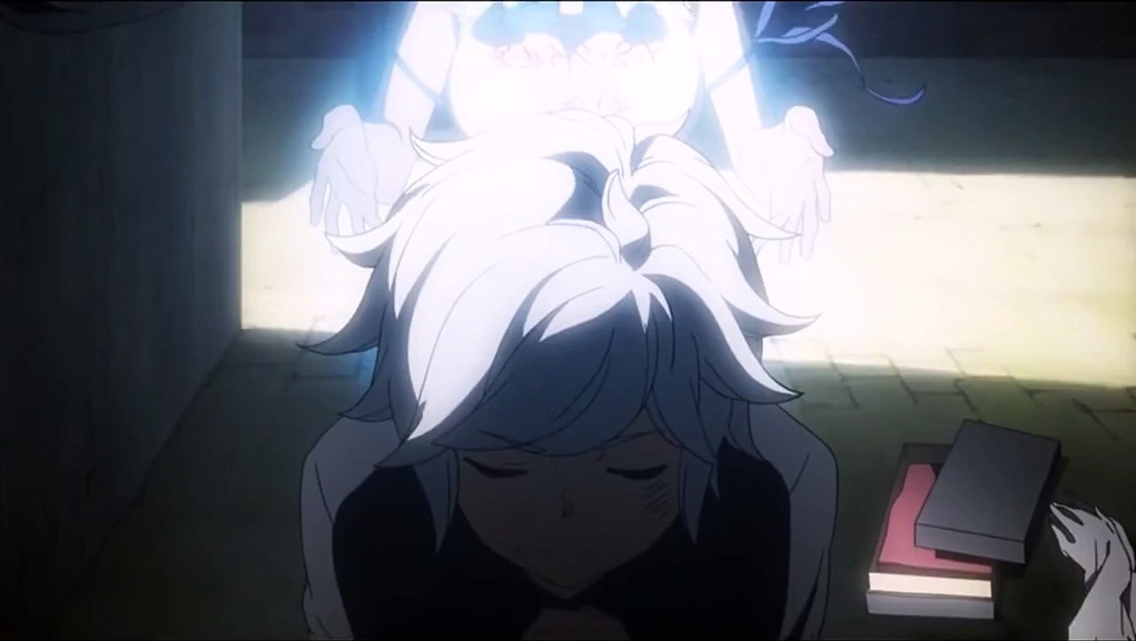 DanMachi - Bell vs Silverback (Hestia Knife) (Fighting scene) VOSTFR