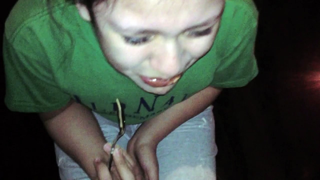 Girl throws up doing cinamon challenge