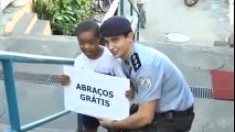 Policiais fazem campanha do 