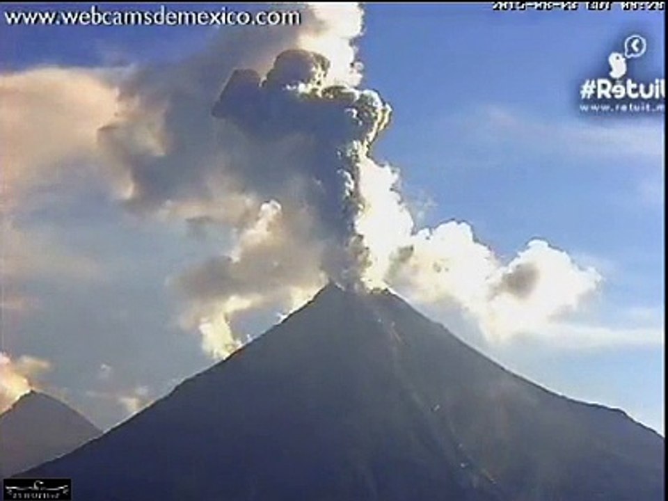 Volcan Colima 8-3-15  9am   "Nice eruption"