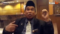 'Bomoh king' threatens to slap Khairy 'like a crocodile'