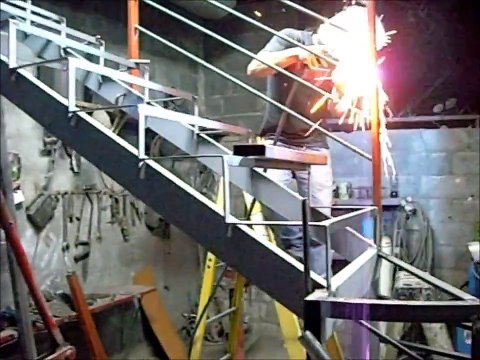 escalera contemporanea herreria artistica