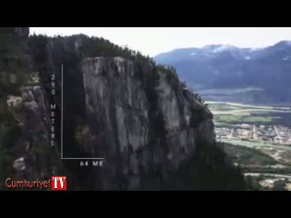 290 metre yükseklikte kemersiz yürüdü