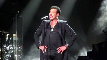 Lionel Richie Leeds Arena 2015 - Say You Say Me *HD*