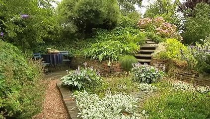 Ontdek de Betoverende Symmetrische Kleurentuin van Familie De Boer in Warffum 🌸