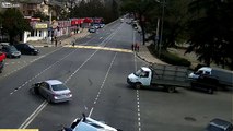 LiveLeak - Red Light Runner Rolls Over And Is Ejected Through Windshield-copypasteads.com