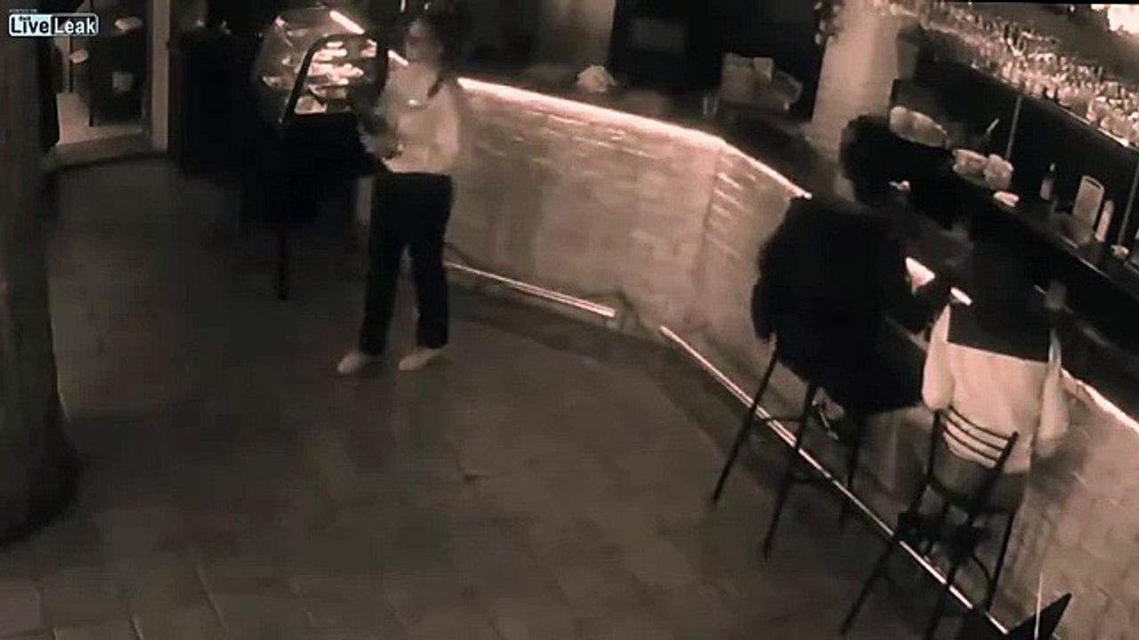 LiveLeak - Russian waitress smacks up unruly customer-copypasteads.com