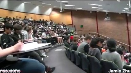 Body watching Porn movie in class without headphones