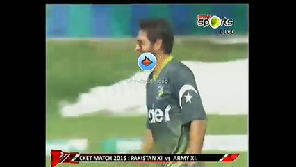 Army Chief General Raheel Sharif hits 4 to Shahid Afridi