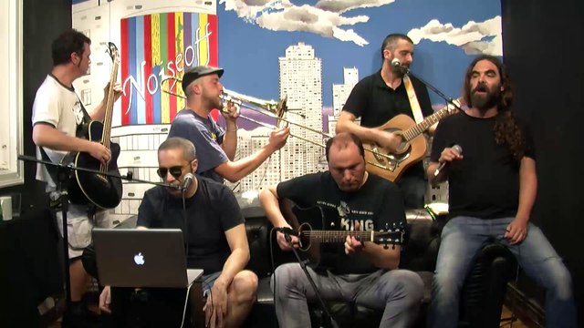 Smoking Pleasure - Ella Pagará Mis Yonki Deudas