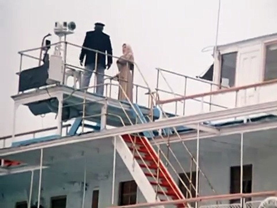 Никита Михалков - А цыган идет (Мохнатый шмель на душистый хмель...)