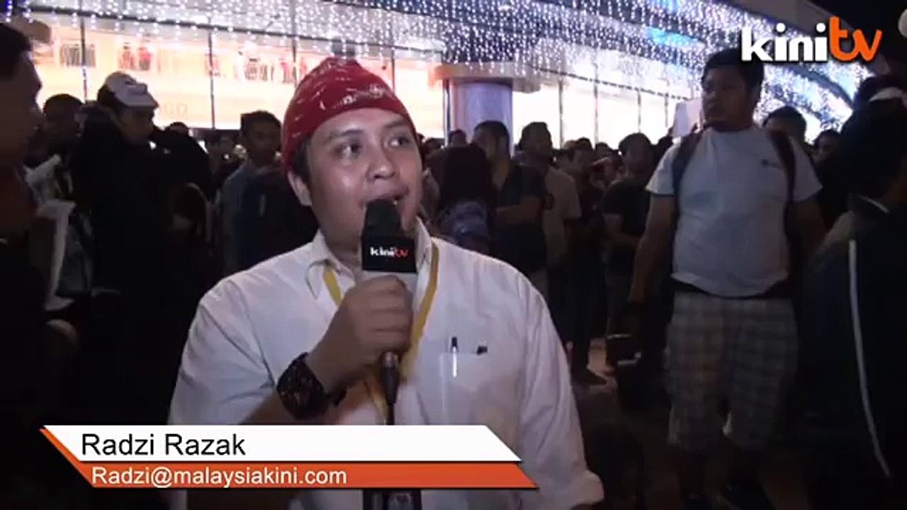 TURUN 9:45 malam: Laporan dari Kompleks Sogo