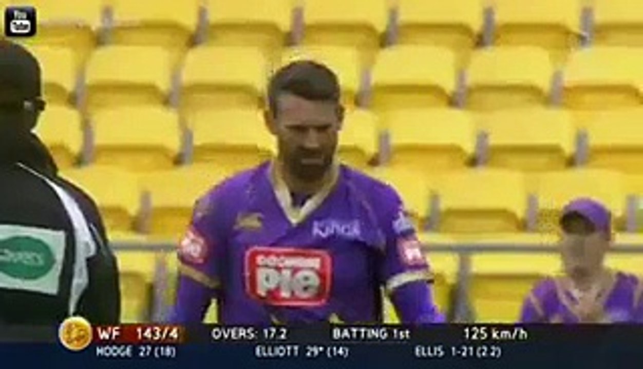 Unorthodox batting from Elliot - 3