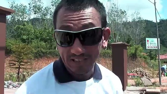 Reefa in Taman Negara - Planting Trees!