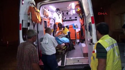 Bomba yüklü minibüs nizamiye önünde patlatıldı