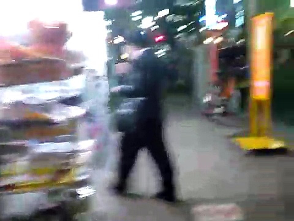 夜８時...まだ宵の口の新宿二丁目散策