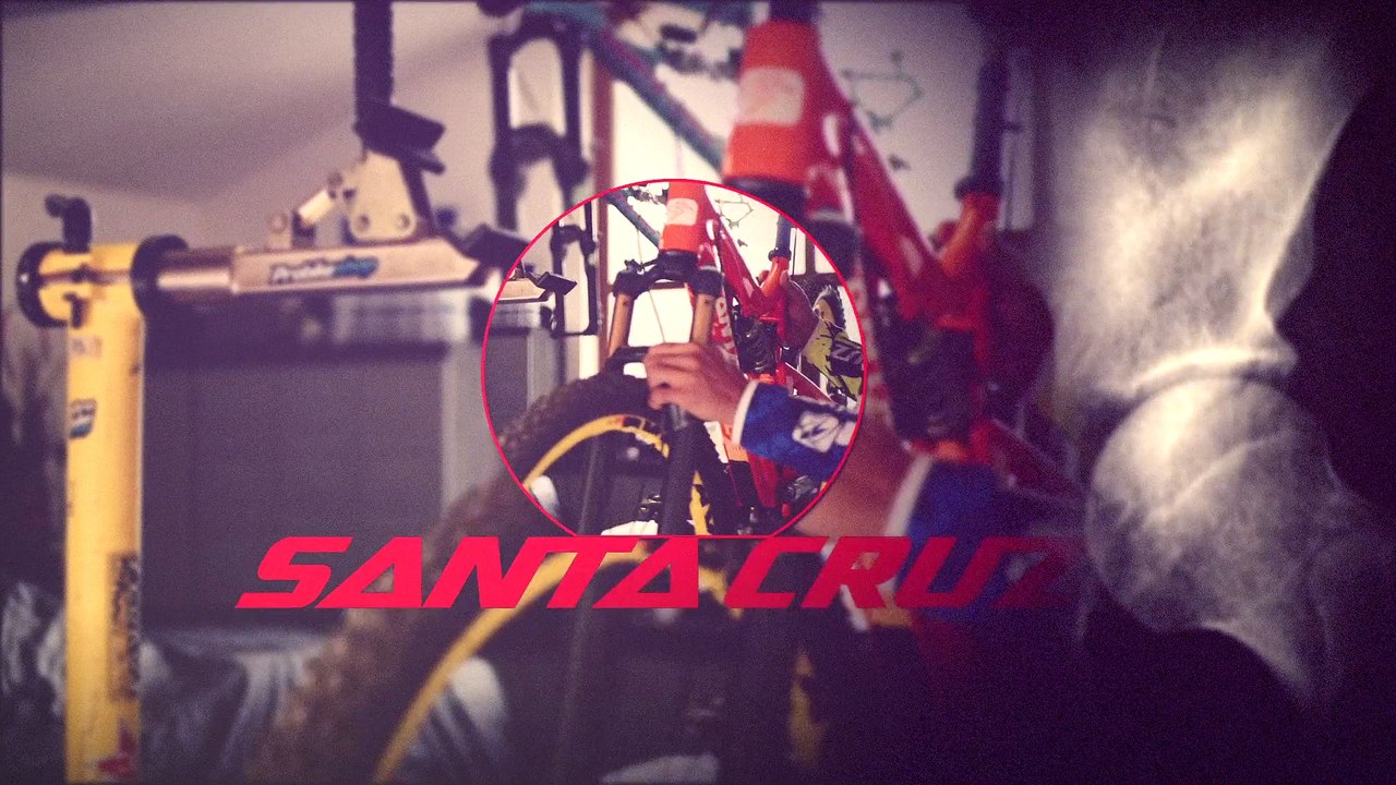 Cédric Gracia de retour sur son bike de descente à Whistler