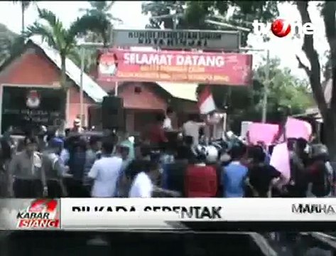 Ratusan Mahasiswa Gelar Aksi Unjuk Rada di Depan Kantor KPUD Binjai