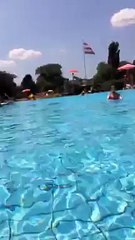 A LA PISCINE DE MORGES