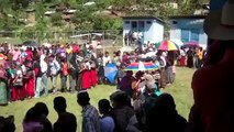 Centro de Votacion Chel y la Cola de Votantes, Guatemala 2011