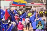 Siete policías heridos durante manifestaciones en el Azuay