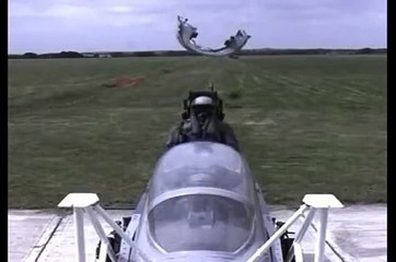 Скачать видео: Eject! The History and Workings of the Modern Ejection Seat