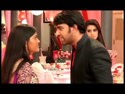 Suhani ne kiya sabke samne Yuvraj se jada aur maaga Yuvraj se Talak - 14 aug 2015 - Suhani Si Ek Ladki