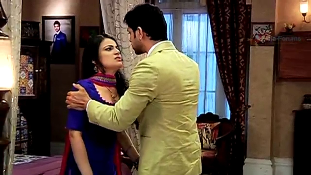 Ranveer ne Nikala Ishani ko Dhakke maar ke ghar se Baahar - 15 august 2015 - Meri Aashiqui Tum Si Hi