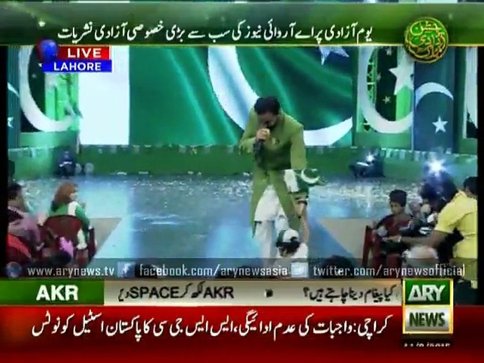 Waseem Badami Sings Yeh Watan Tumhara Hai in Live Transmission
