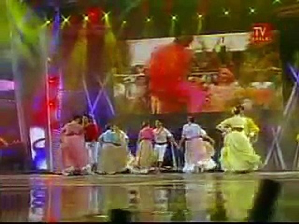 BALLET FOLCLORICO BAFOCHI EN EL FESTIVAL DE VIÑA DEL MAR 2010.wmv