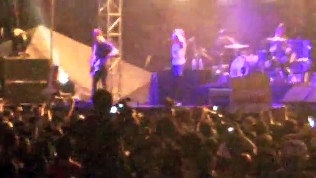 Paramore Live in KL (ERA fm)