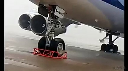 B747 During Typhoon Soudelor