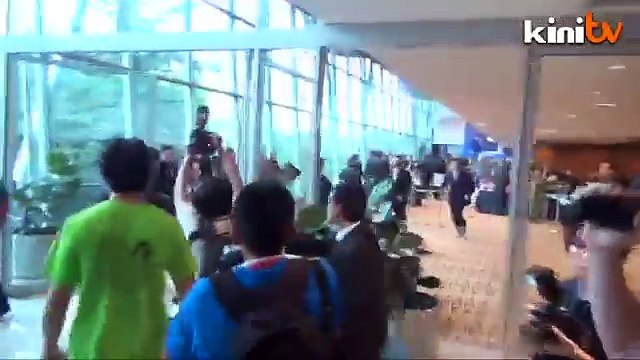 Himpunan Hijau storms KLCC, vows to shut down Lynas