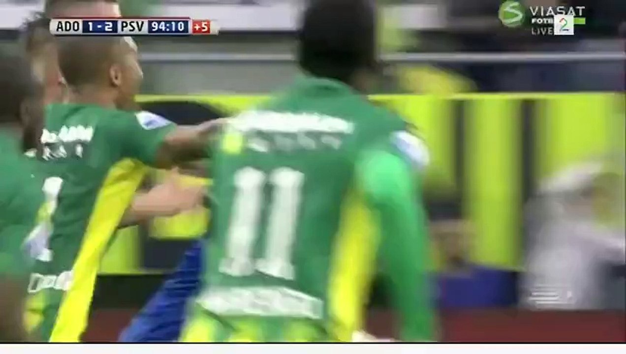 Un gardien marque un but à la Zlatan