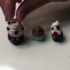 Cupcakes en fimo :)ce sont mes 1er , tellement sympa et fun ;)))