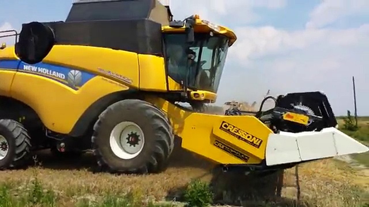 New Holland CX 7090 Elevation