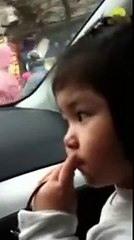 bé 3 tuổi hát 'Tìm lại bầu trời'