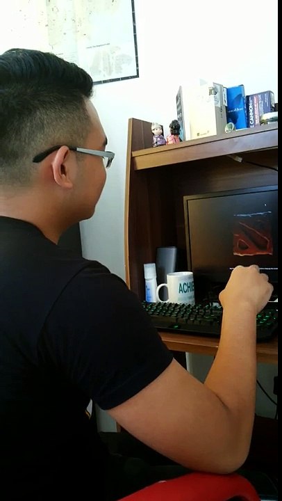 Singing & Playing Dota2 #Just4Fun