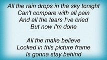 Carrie Underwood - Sometimes You Leave Lyrics