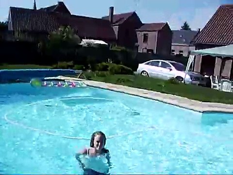 Délires dans la piscine 3
