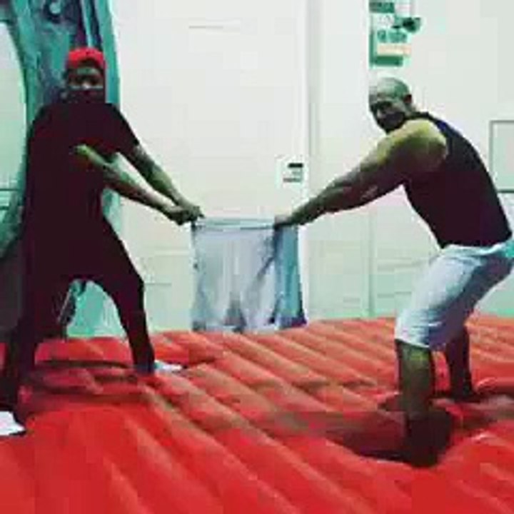 How To Wear Shots in 1 Second