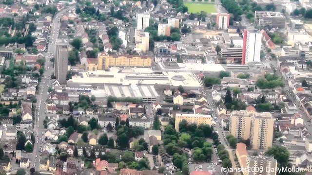 Approach and Landing in Frankfurt Airport. Embraer ERJ-190 Lufthansa.