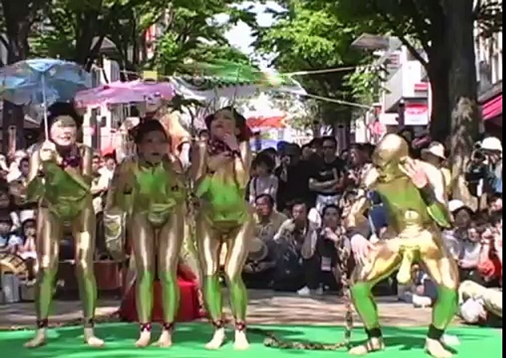 衝撃の金粉ショー