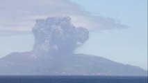 Éruption volcanique au Japon, des villageois évacués