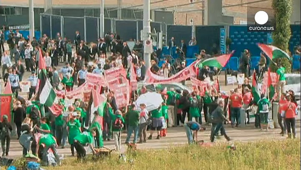 الفلسطينيون يطالبون بفصل إسرائيل من عائلة الفيفا