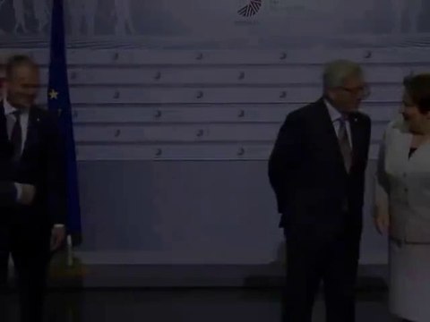 Polska Gazeta Lokalna NASZE STRONY -Как Юнкер встретил Яценюк,Даля ,и болгарский premier Бойко /какой то украинское имя у пермиер Болгарии наверна провосек/