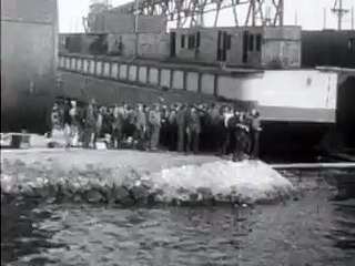 Tewaterlating van een zandzuiger - 2 maart 1927
