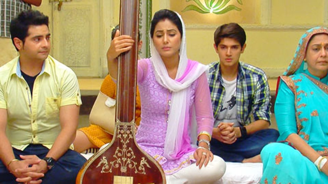 Hina Khan Aka Akshara Becomes Nostalgic | Yeh Rishta Kya Kehlata Hai