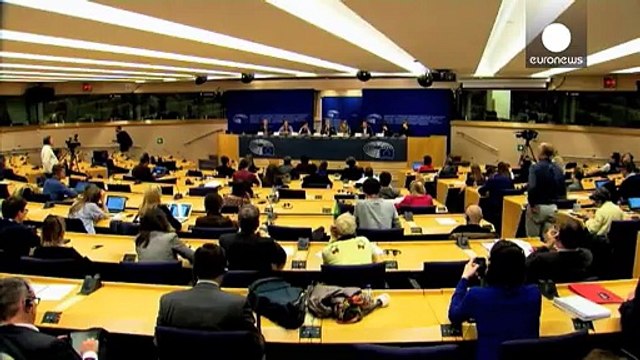 پارلمان راه را برای ادامه مذاکرات بازرگانی میان اروپا و آمریکا باز کرده است